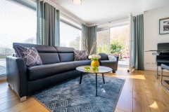 01_Wohnzimmer-mit-Terasse