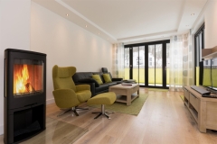 01 Wohnzimmer mit Kamin